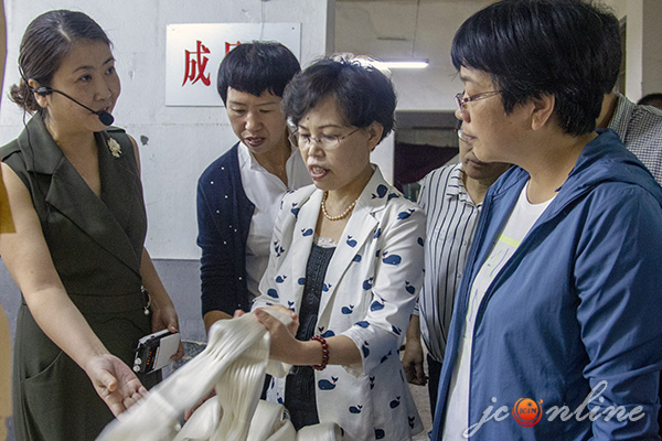 实施乡村振兴战略 促进农业产业发展