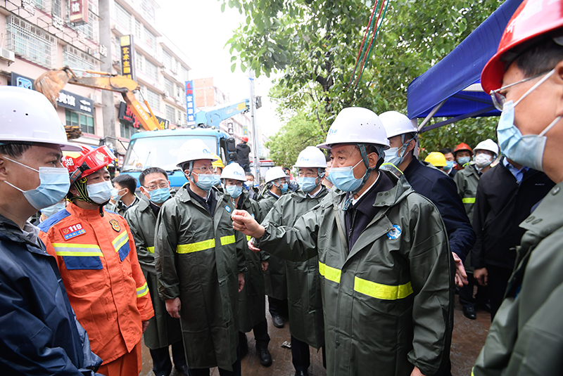 王勇在湖南长沙指导居民自建房倒塌事故救援和应急处置工作