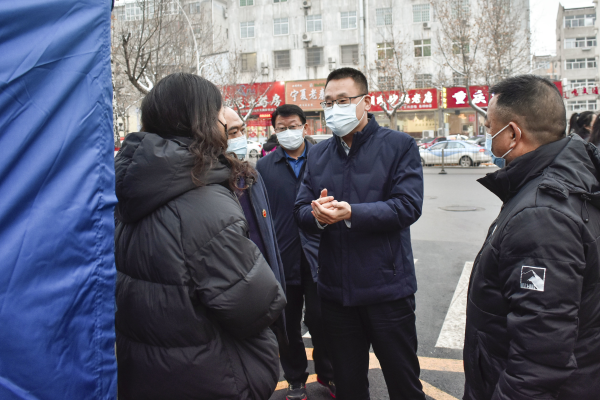 李晓峰就疫情防控工作和防疫物资储备进行专题调研