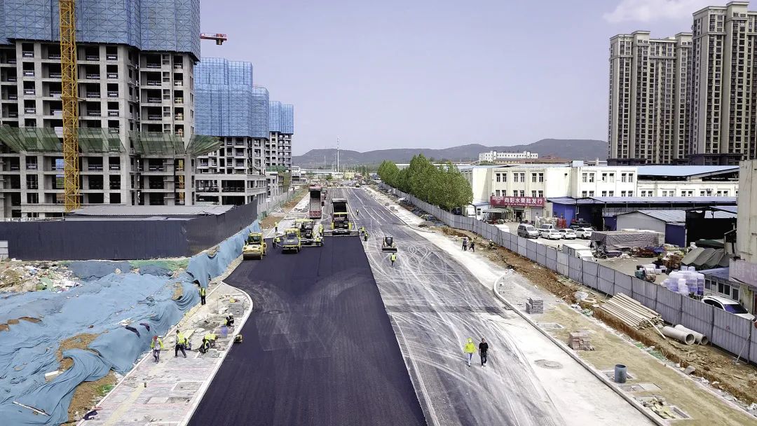 正在铺设路面！晋城又一条道路工程建设接近尾声！