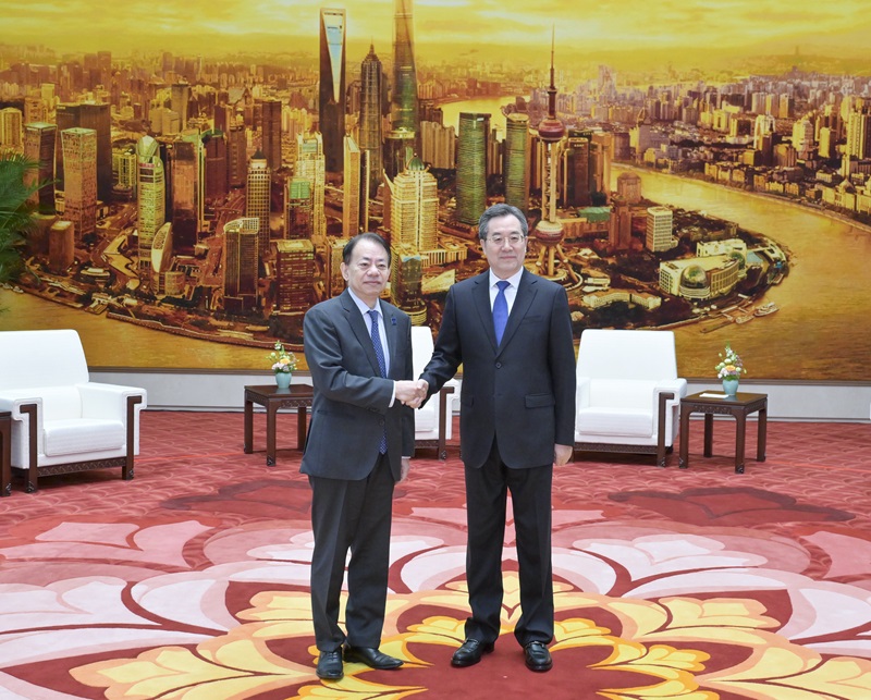 丁薛祥会见亚洲开发银行行长浅川雅嗣