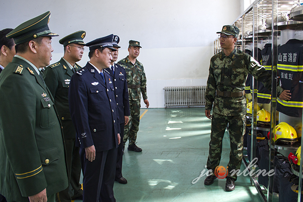 王斌权督查消防与道路交通安全工作