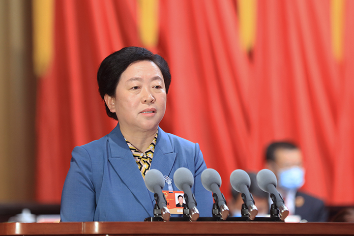 市七届人大六次会议举行第二次全体会议