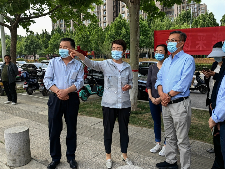 邓志蓉调研疫情防控工作