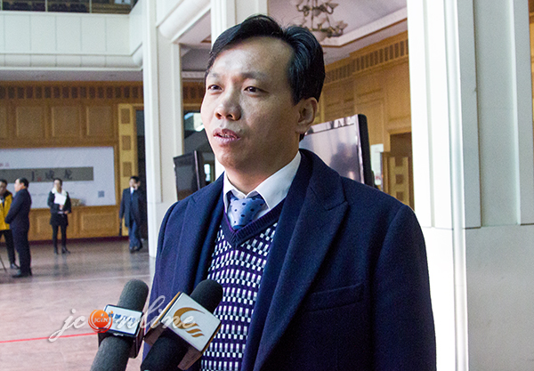 两会进行时:代表委员热议政府工作报告 晋城市人民政府门户网站